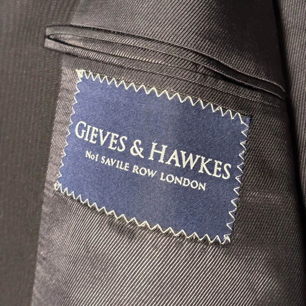 Gieves &‎ Hawkes men's two piece  100% Worsted Wool Mens Black pinstripe Suit